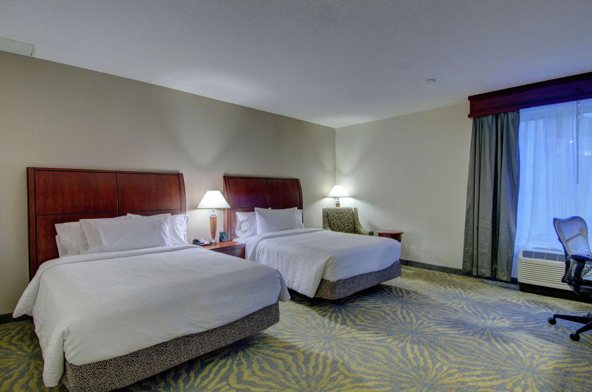 Hilton Garden Inn Norwalk Exterior foto