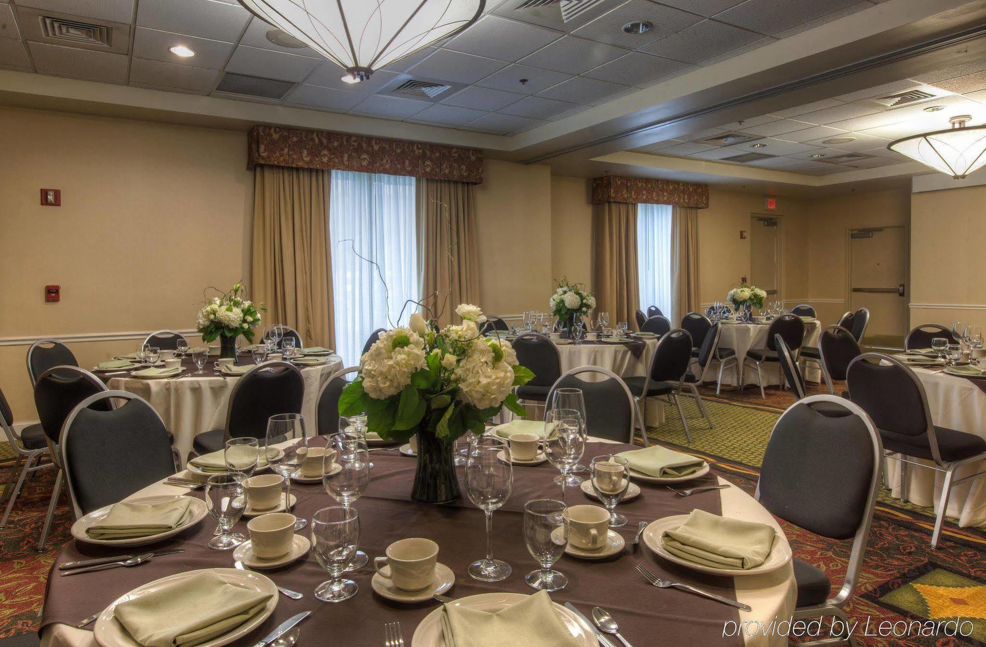 Hilton Garden Inn Norwalk Restaurant foto